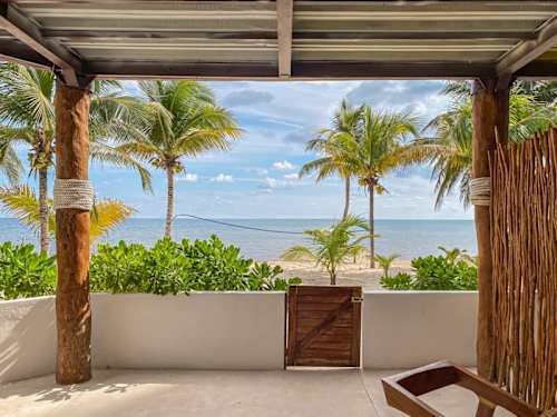 Covered terrace overlooking the beach (shared)