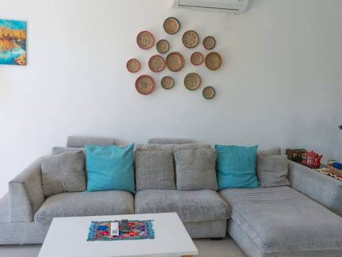 Decorative woven wall detail