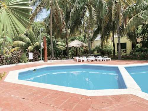 Shared swimming pool in the condo grounds (communal)