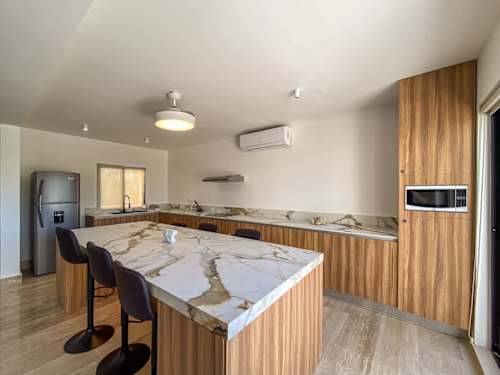 Fully equipped kitchen (private unit)