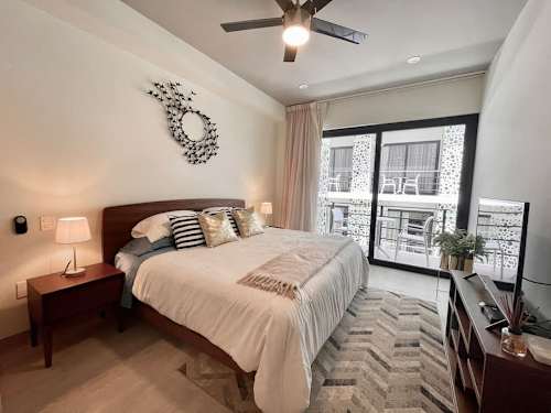 Studio with comfortable king-size bed