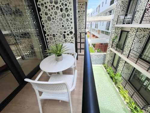 Private terrace seating
