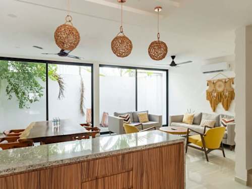 Dining area seating six guests