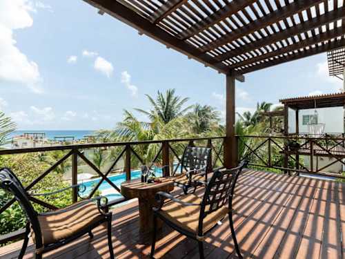 Upper terrace with sea view