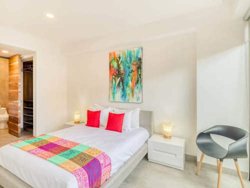 Bedroom - Queen bed with floor-to-ceiling window