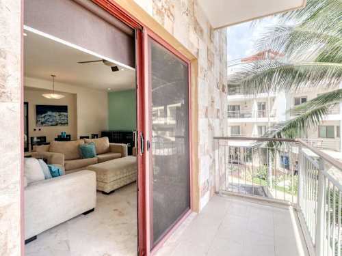 Living area opening onto the balcony