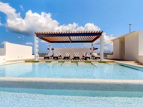 Shared rooftop plunge pool