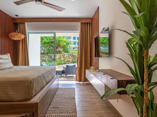 Bright sleeping and living area