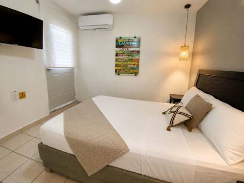 Cool, restful bedroom with air conditioning for a great night's sleep in central Cancun