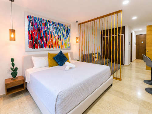 Ground-Floor Studio · Terrace & Rooftop Pool