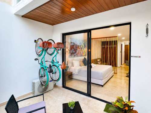 Ground-Floor Studio · Terrace & Rooftop Pool