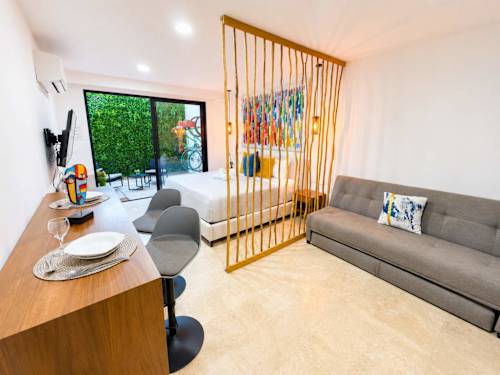 Ground-Floor Studio · Terrace & Rooftop Pool