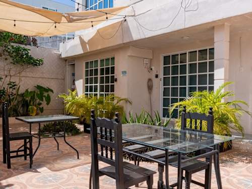 Central Studio near Mercado 28 in Cancun Sleeps 3