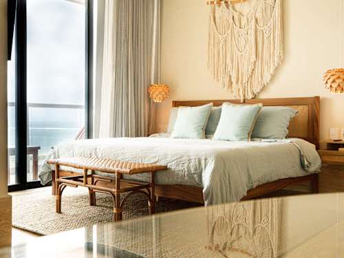 Spacious 3BR beachfront retreat | rooftop pool gym