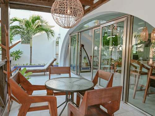 Isla Villa: Private Pool, Sunrises, 90m Beach