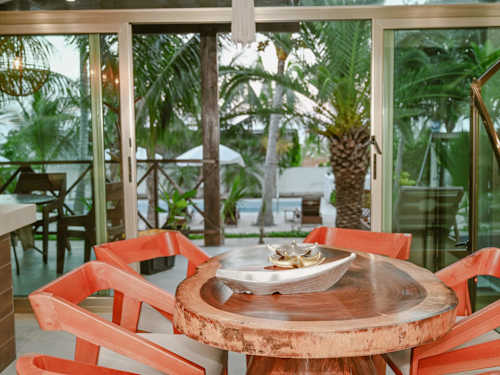 Isla Villa: Private Pool, Sunrises, 90m Beach