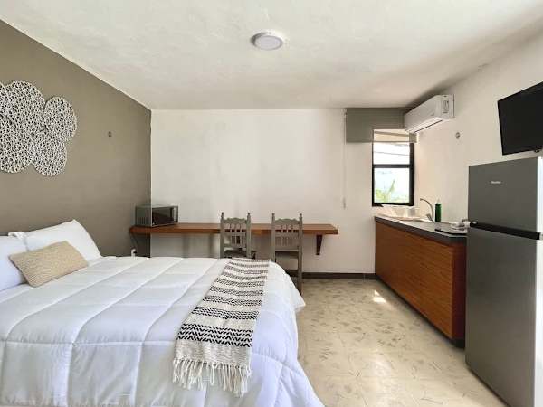 Downtown Cancún Suite · WiFi, A/C & Smart TV