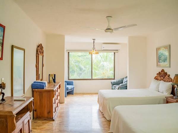 2BR Cancun Hotel Zone: Pool, Walk to the Beach