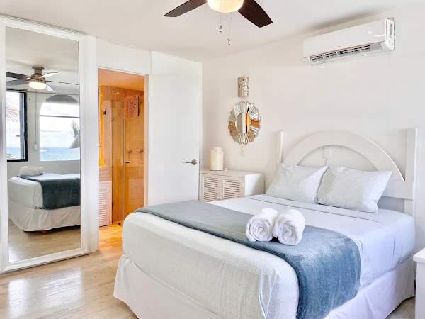 Oceanfront 2BR - Cancun - Beach Access - Sleeps 6