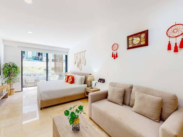 Playa del Carmen 1BR: Rooftop Pool & Gym