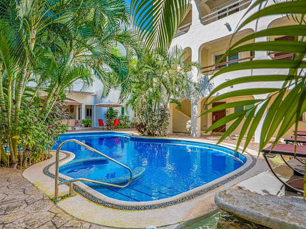 Playa Condo, Private Rooftop Terrace & Pool