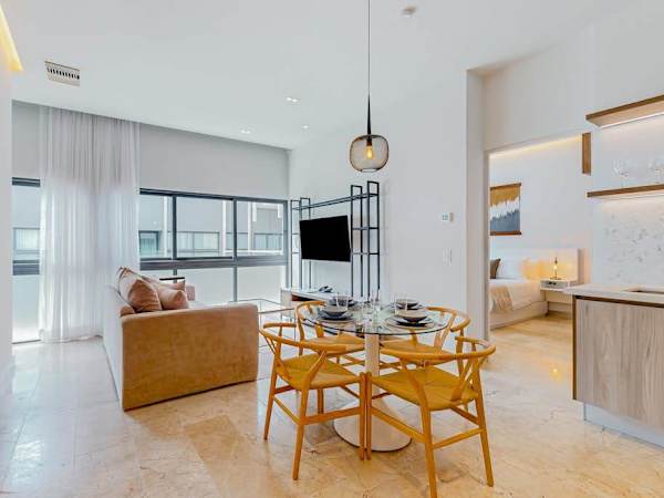 Playa 2BR | Rooftop Pool, Ocean View & Gym