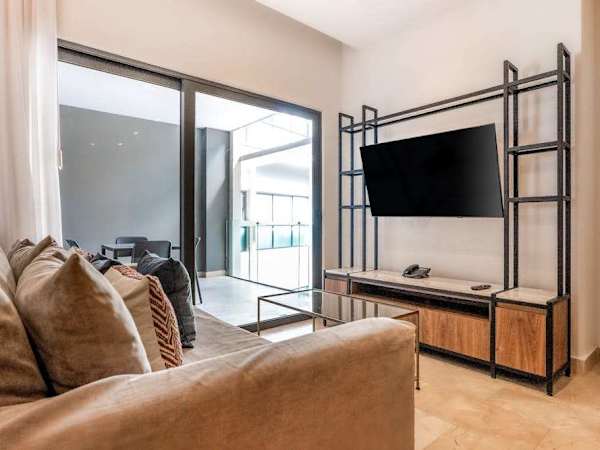 Ocean view condo | rooftop infinity pool gym