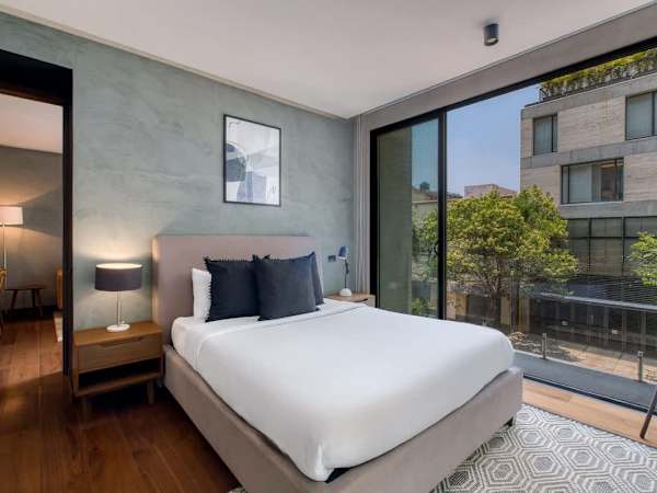 Roma Norte 2BR · Rooftop Jacuzzi & Balconies