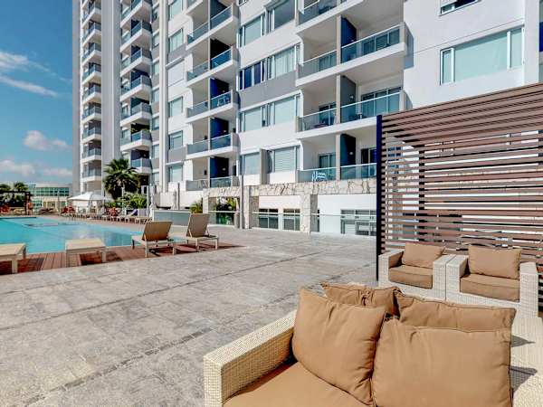 Cancun Malecon 2BR Pool, Gym & Terrace