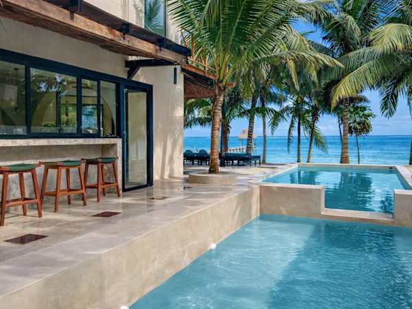 Beachfront home pool, chef, transport