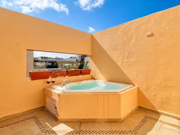 Playa Penthouse | 2BR, Rooftop Terrace, Sleeps 6