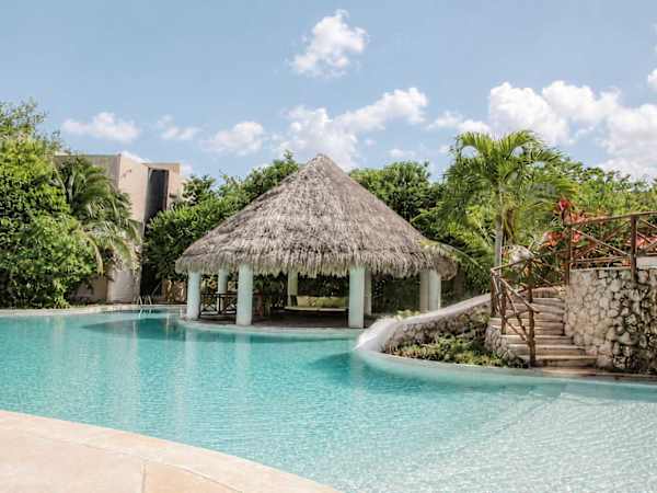 Playa del Carmen 3BR Villa | Pool, Gym & Balcony