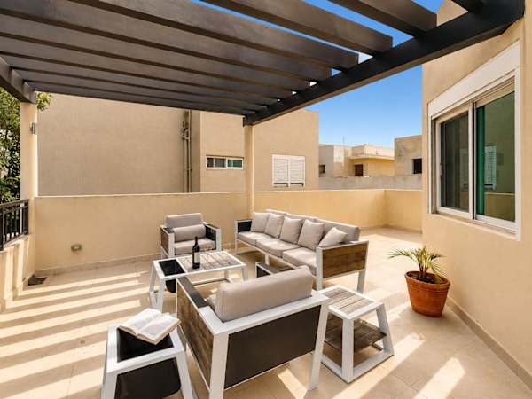 Playa del Carmen 3BR Villa | Pool, Gym & Balcony