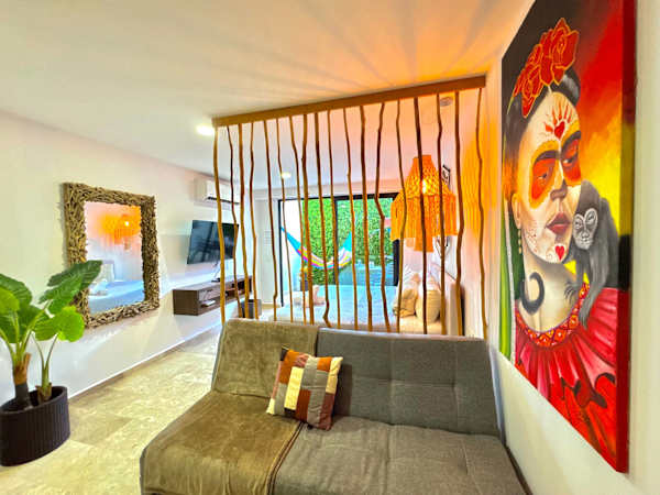 Ground-Floor Studio · Terrace · Near 5th Ave
