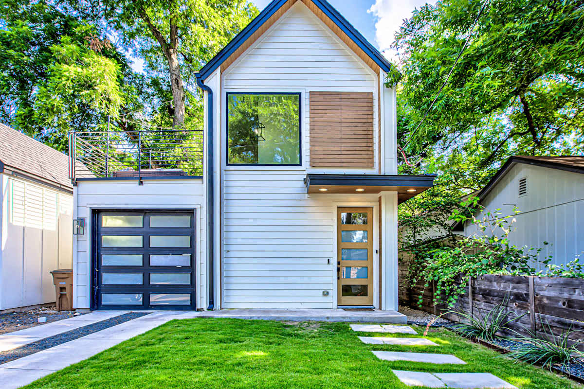 Private Backyard, Short & Long Stays in East ATX — Austin, TX — vacation rental