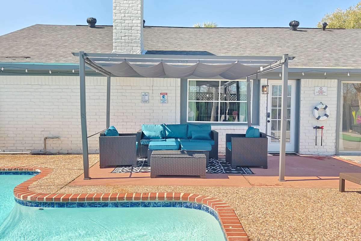 Sageview Cottage - 4 BDR with Pool, Pet Friendly! — Houston, TX — vacation rental