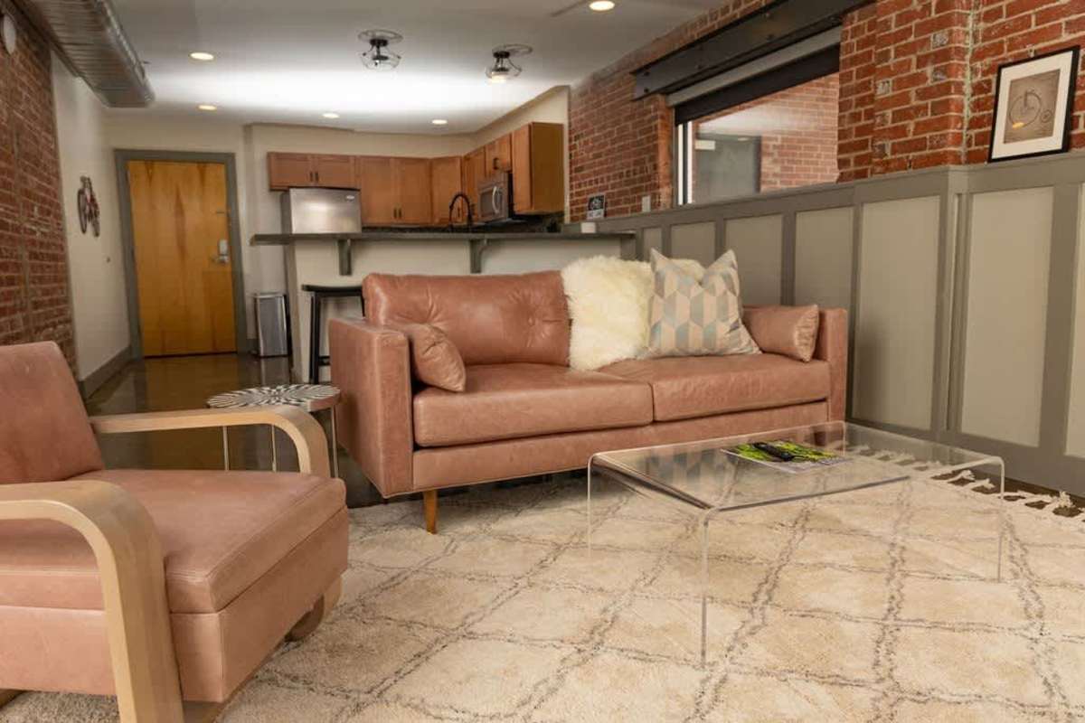 Stylish 2BR downtown luxury — Roanoke, VA — vacation rental