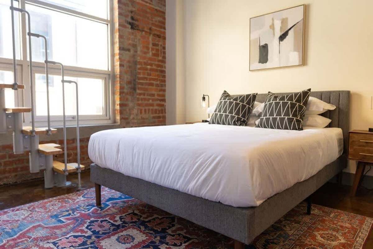 Historic brick charm 1BR downtown — Roanoke, VA — vacation rental