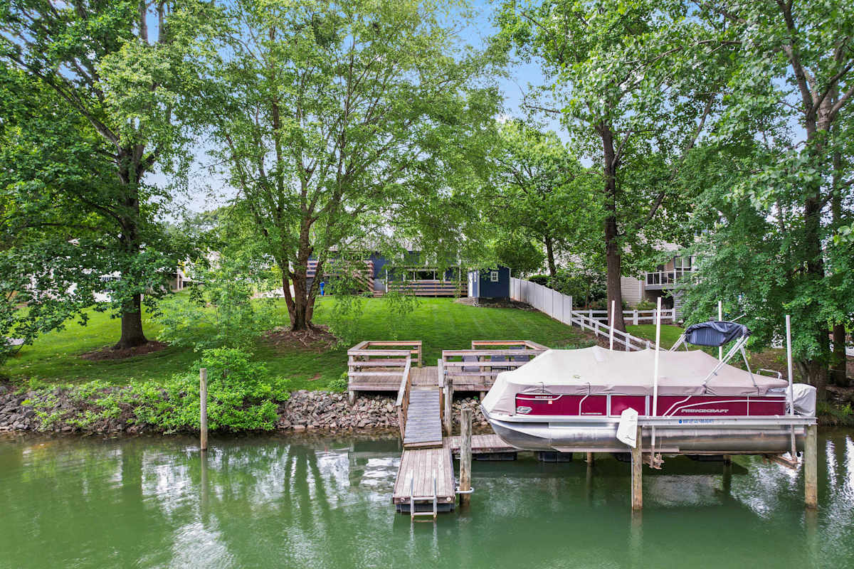 The Blue Bungalow - Stay for 8 — Mooresville, NC — vacation rental