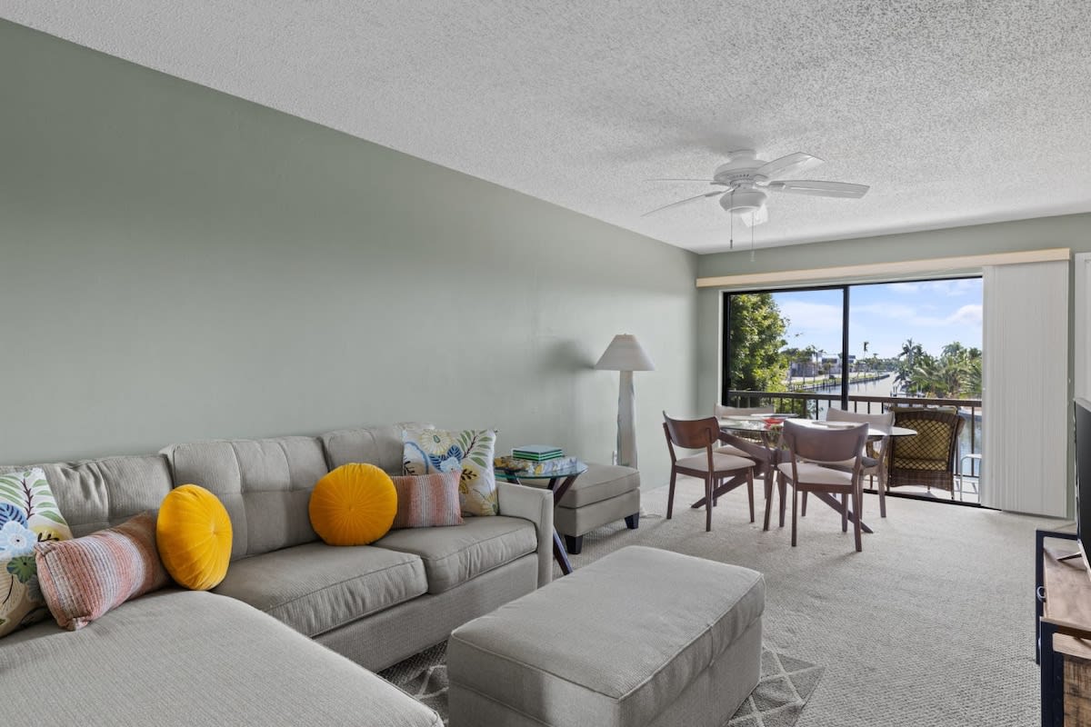 Tennisplace A31 | Waterfront Retreat on Sanibel Island | Pool