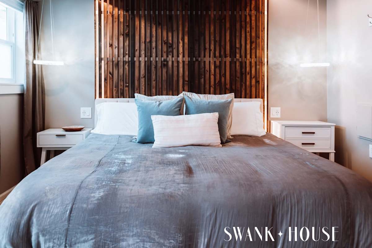 Swank House -Downtown Suite- Pet Friendly