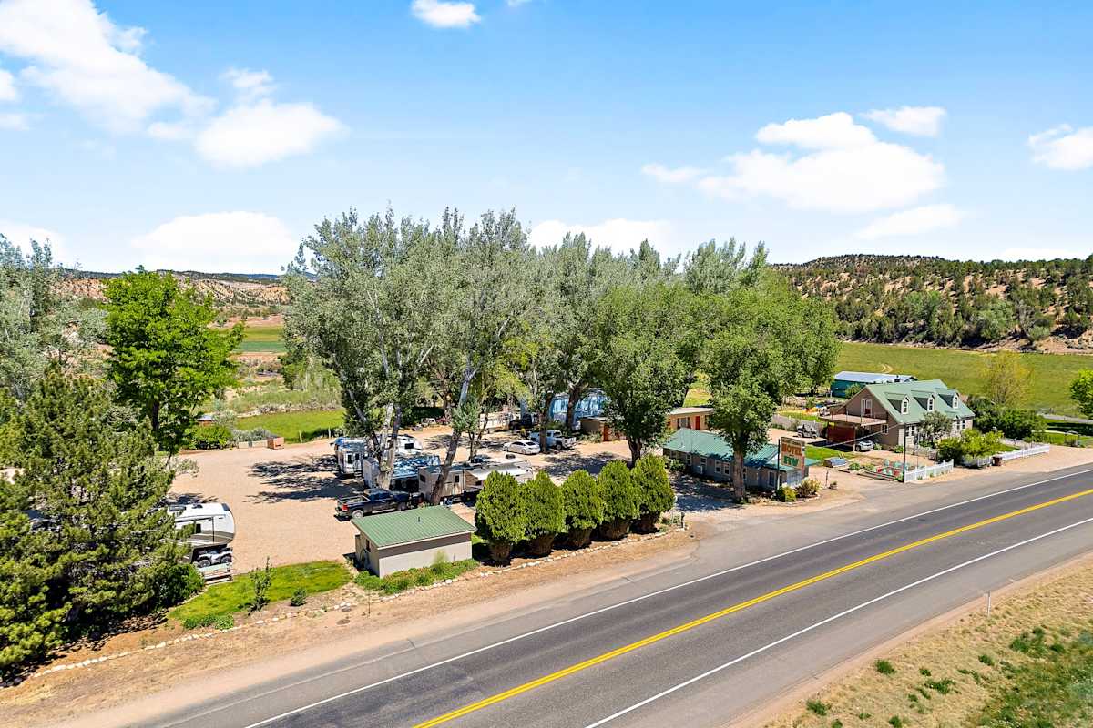 Southern Utah RV Park Near Zion Full Hookups RV 1