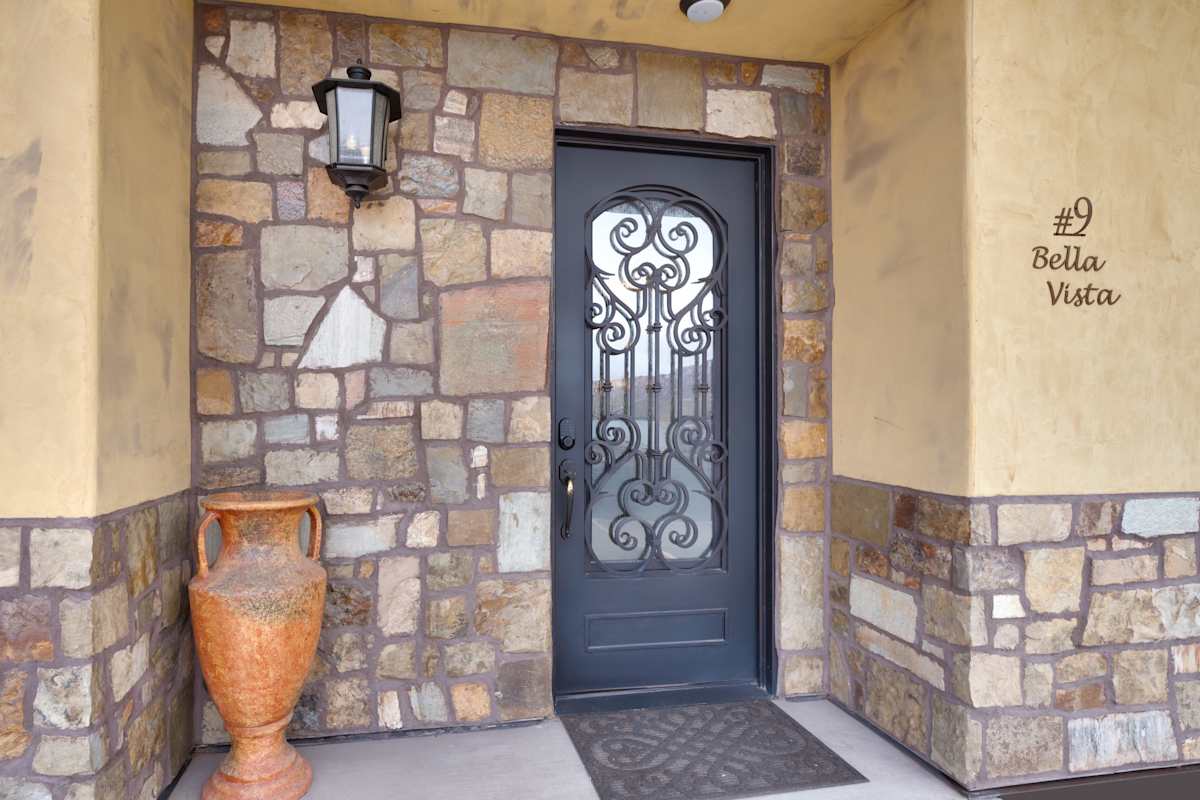 Luxury Downtown Rental (Hot Tub/Pet Friendly) #9