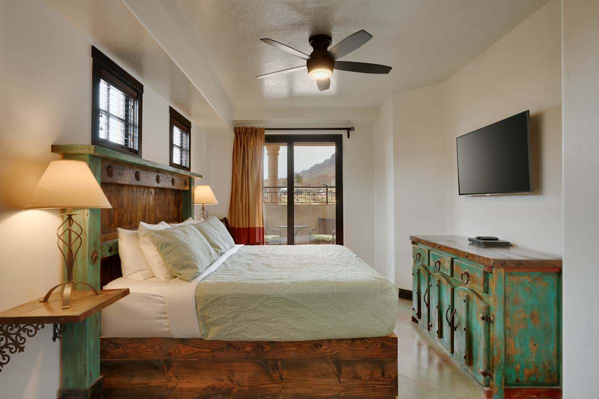 Luxury Downtown Rental (Pet Friendly) #7