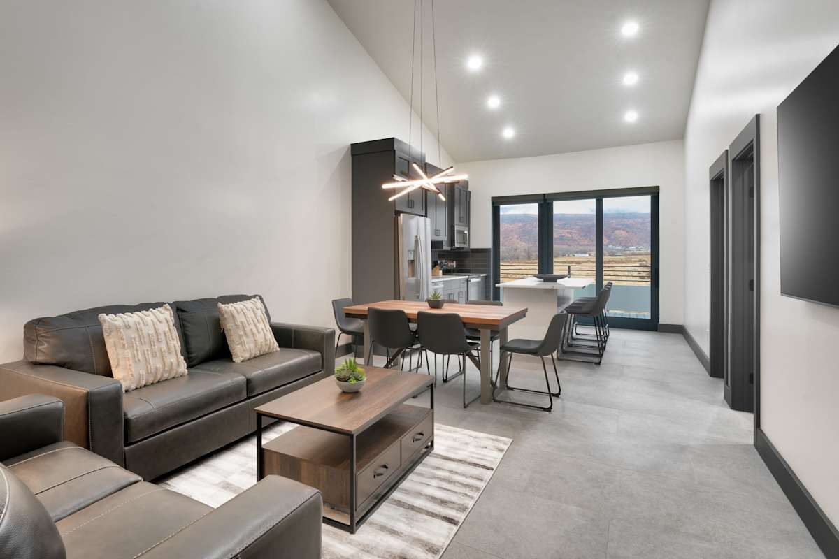 Vizcaya #4 - Moab's Newest Luxury Rental (Hot Tub)