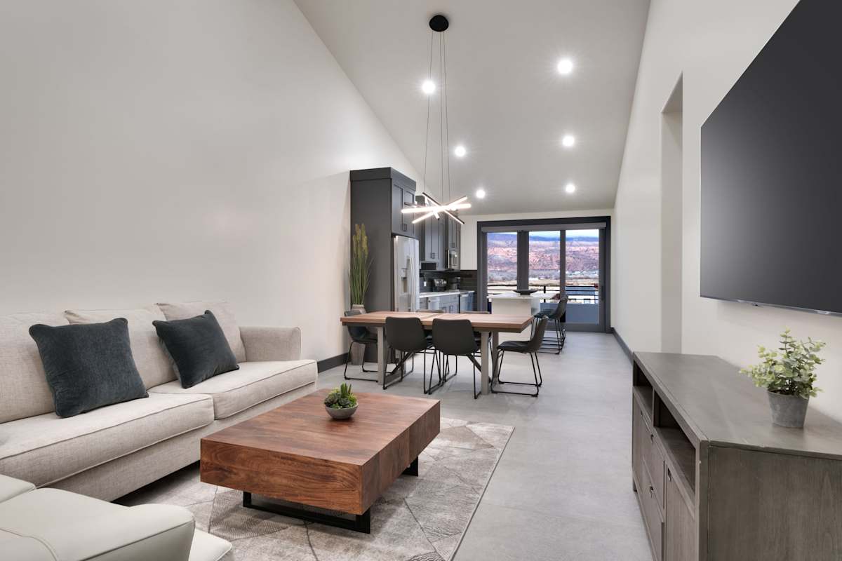 Vizcaya #6 - Moab's Newest Luxury Rental (Hot Tub)