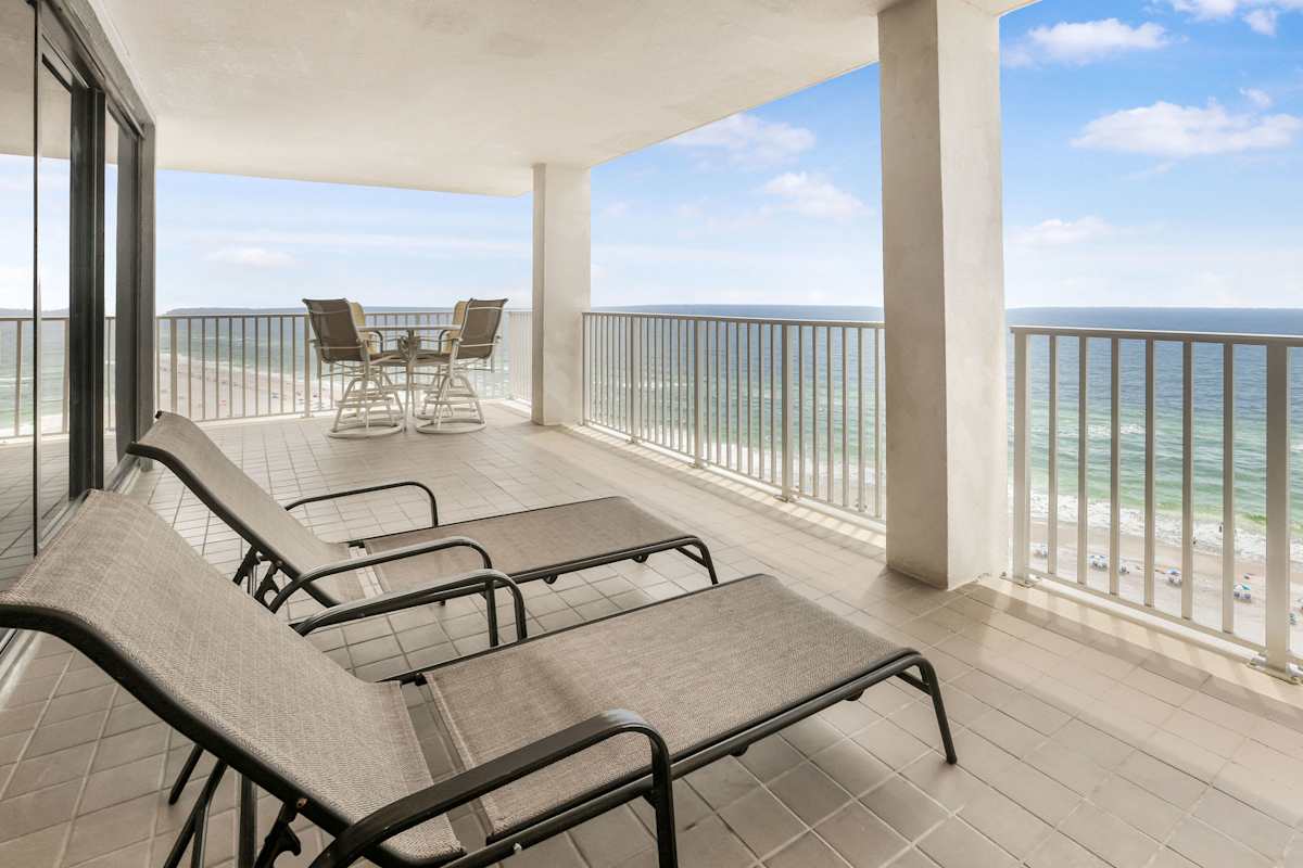Windward Pointe 1401, Beachfront, 3 Beds, Amazing Views! CORNER UNIT