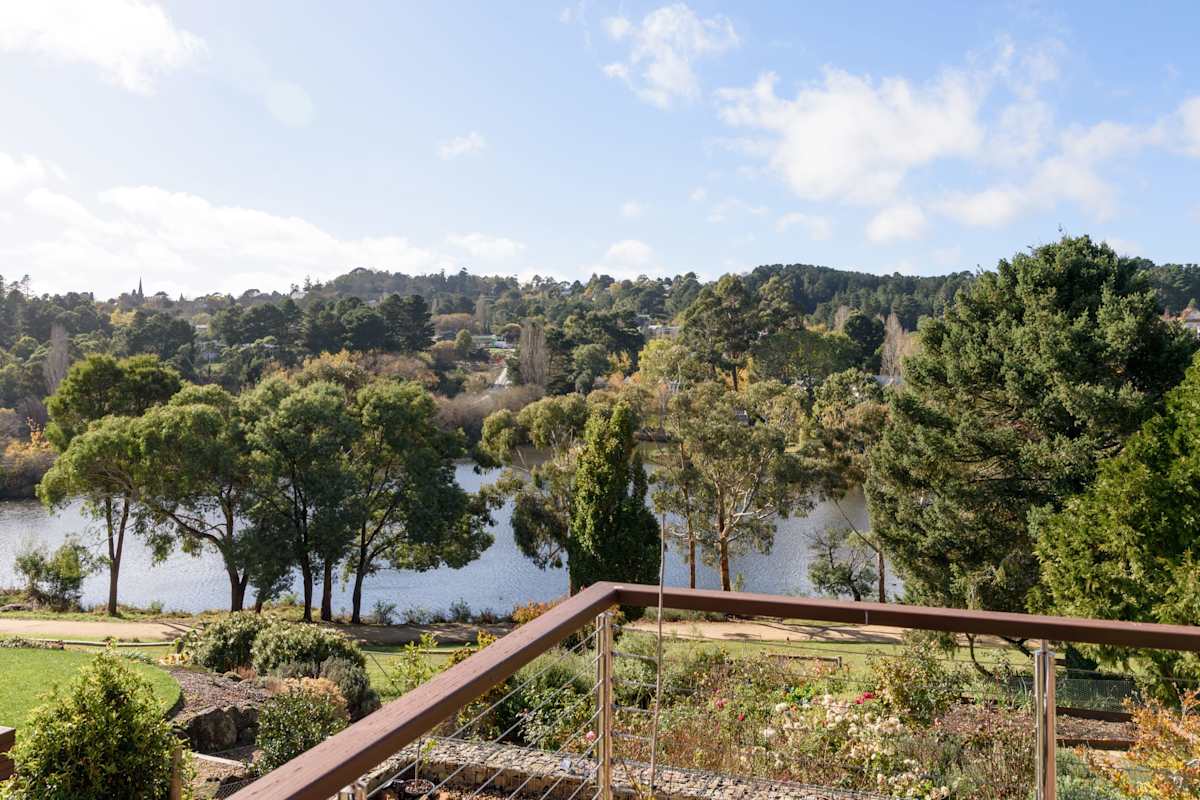 Balconies Lakeview Daylesford