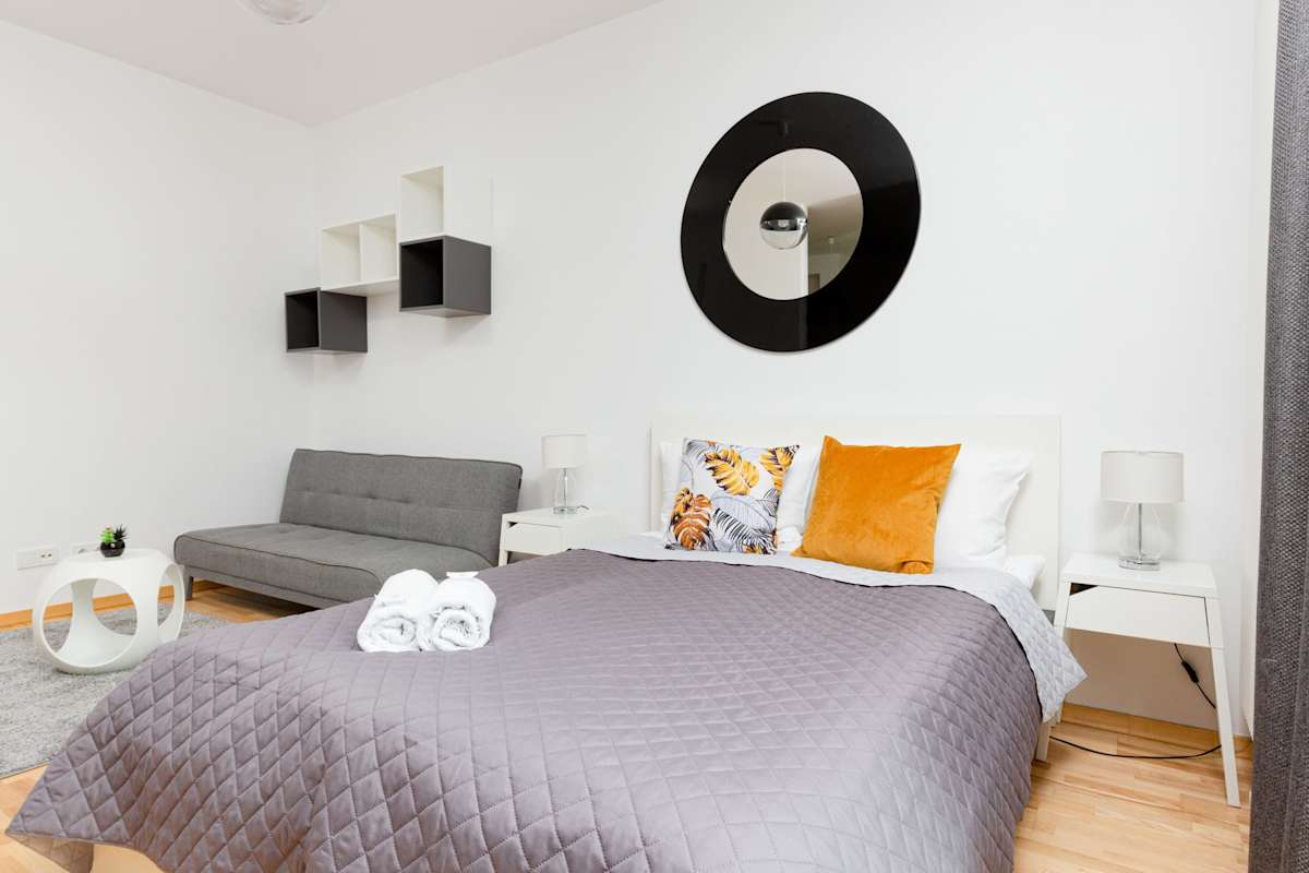 Kolejowa 45 Warsaw | Family Studio with Bathtub