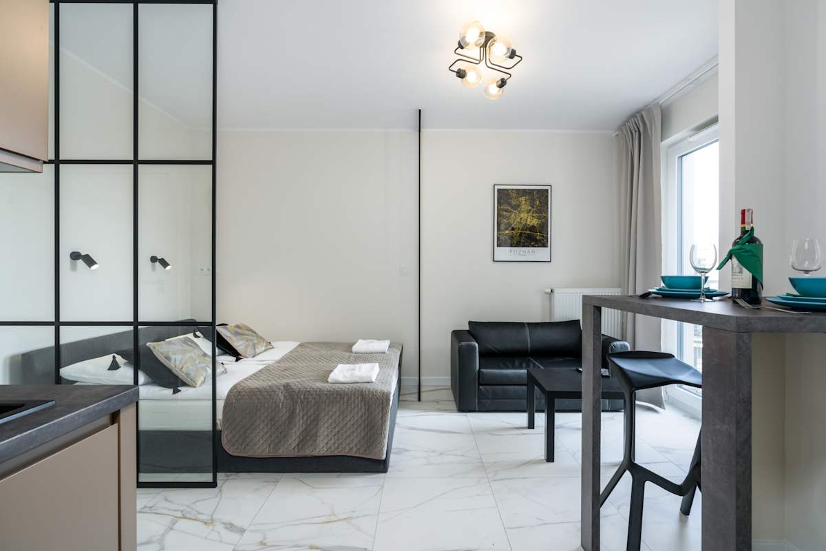 Garbary 104C Poznań | Elegant Studio with Balcony in Center